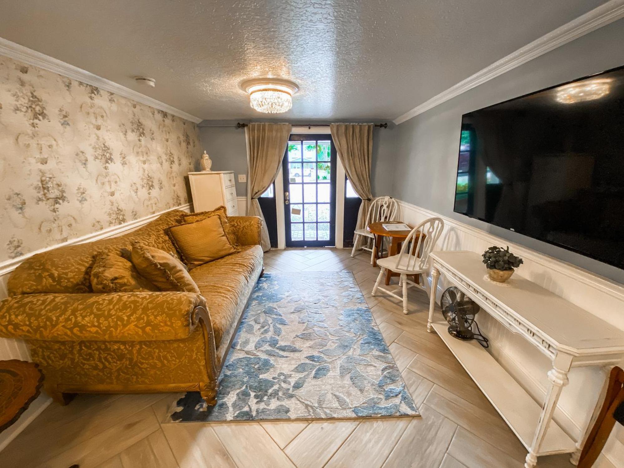 Park Place Inn And Cottages Sanford Exteriér fotografie